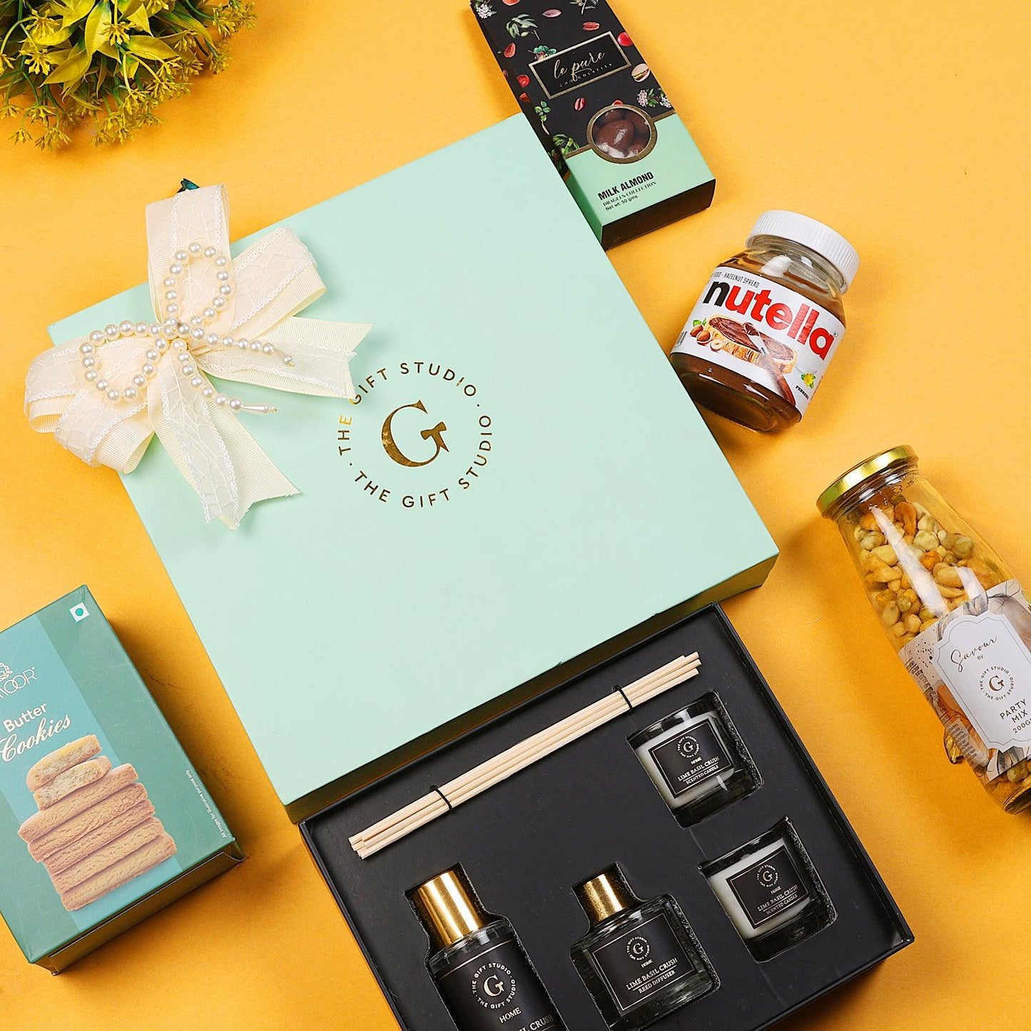 Candle & Crave Hamper - The Gift Studio