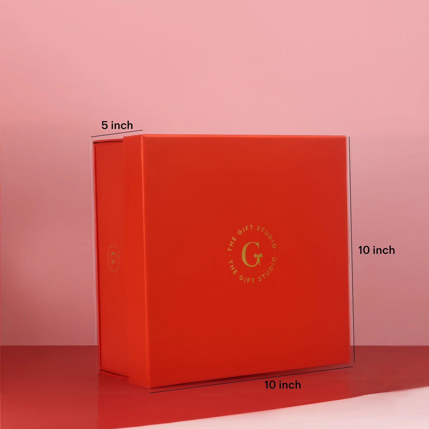 Exact dimensions and measurements of the Cuddle Me Teddy Hamper box.