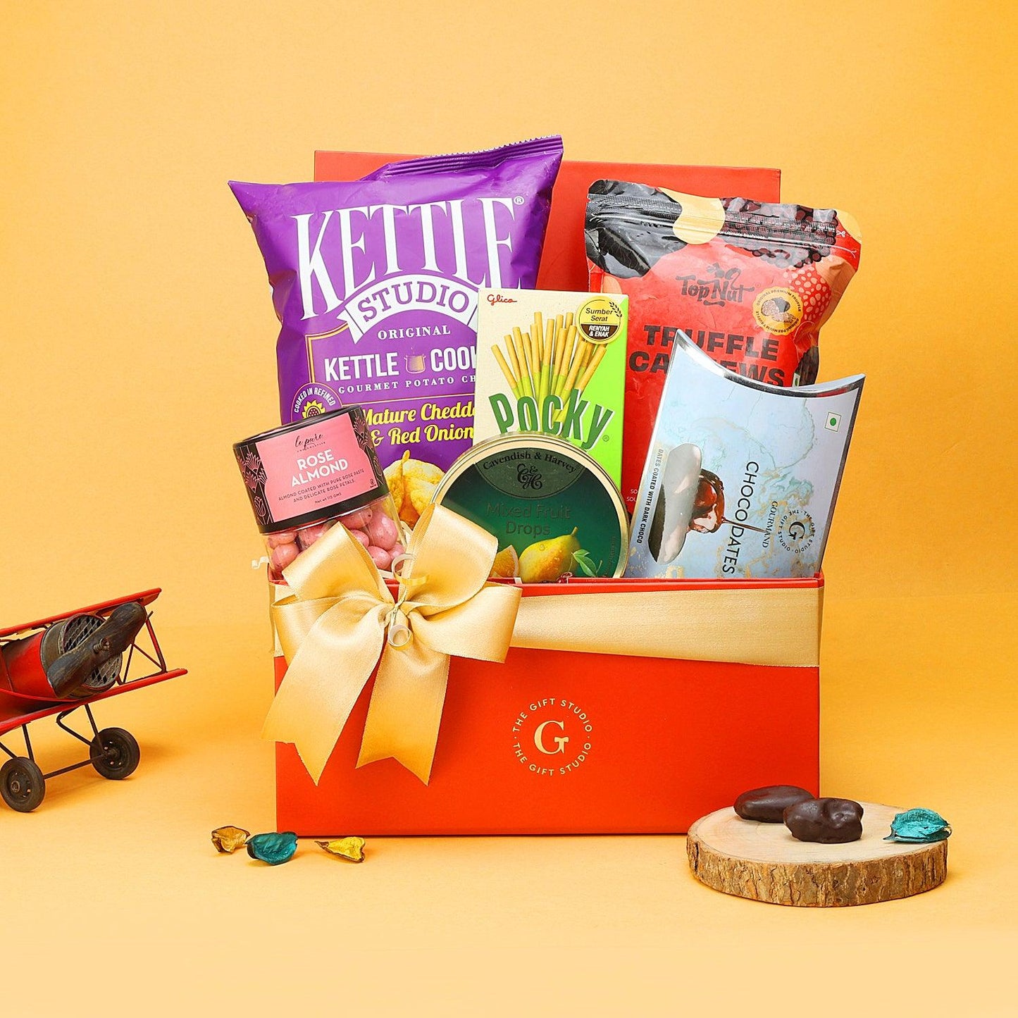 The Regal Red hamper - The Gift Studio