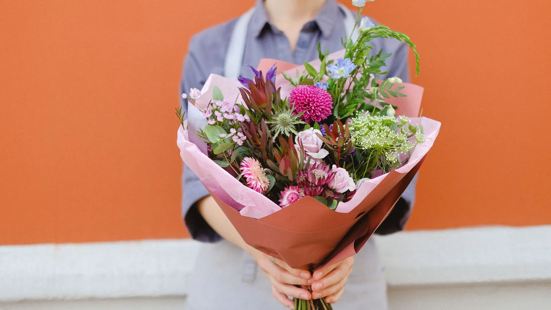 Exquisite Friendship Day Floral Arrangements: Find the Perfect Flowers