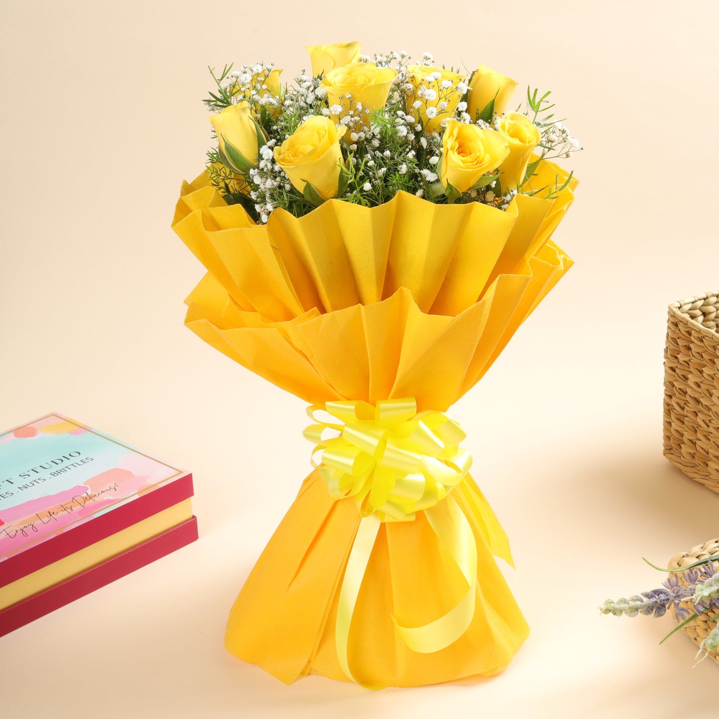 10 Yellow Roses Bouquet