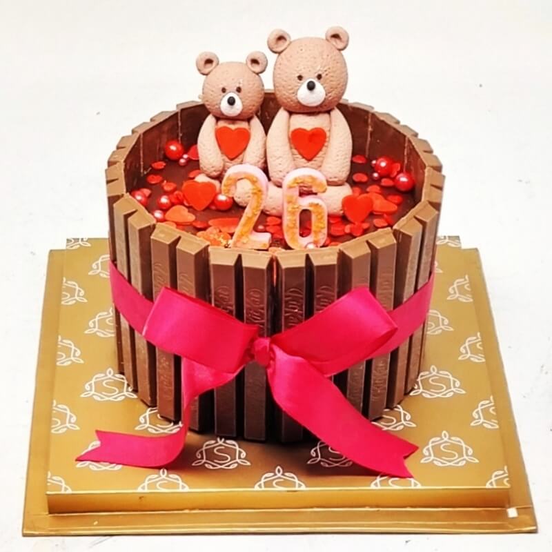 Kit Kat Teddy Cake