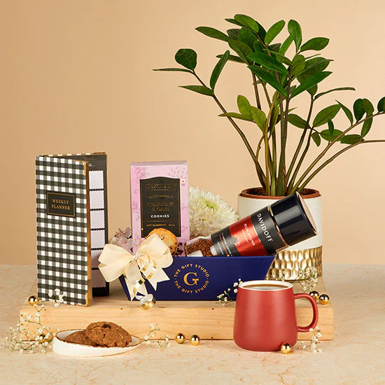Buy ZOROY Luxury Chocolate Palms basket Small Festive Gift Hamper Combo For  Diwali Corporate Birthday Christmas Wedding | Belgian style chocolate | Dry  fruits | Drinking Chocolate | 100% Veg Online at