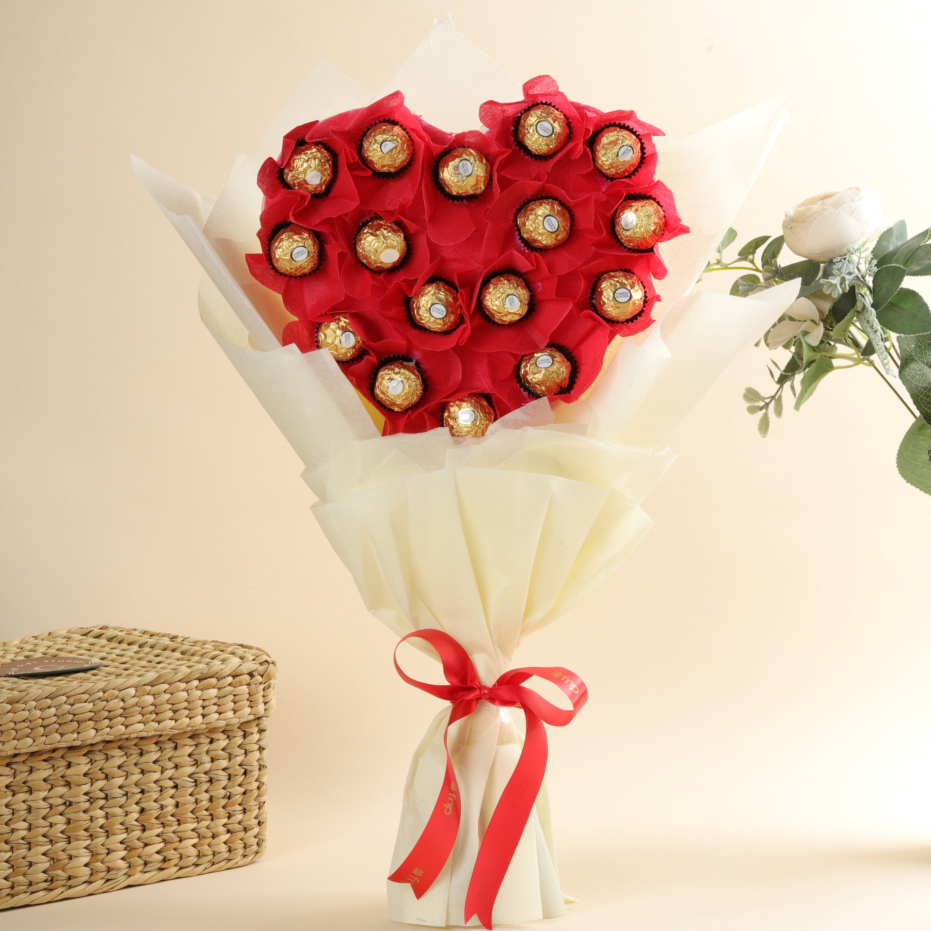 Heart Shaped Ferrero Rocher Chocolate Bouquet – The Gift Studio