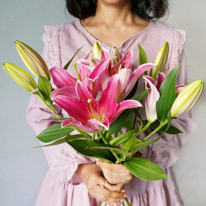 ORIENTAL LILY - 5 Stems