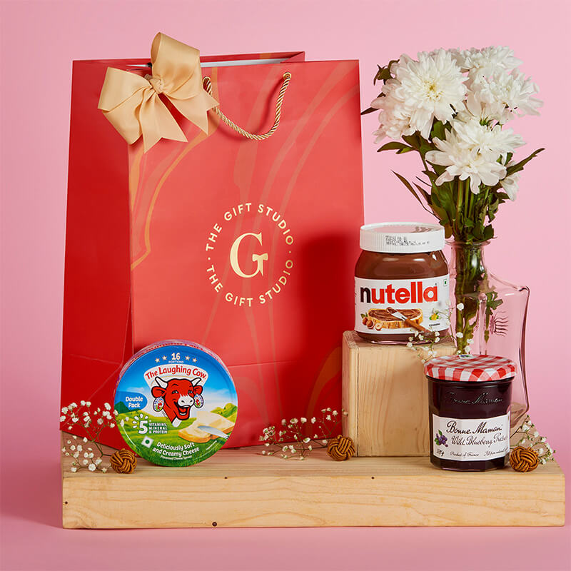 Christmas Coffees & Breakfast Treats Gift Basket – The Meeting Place on  Market